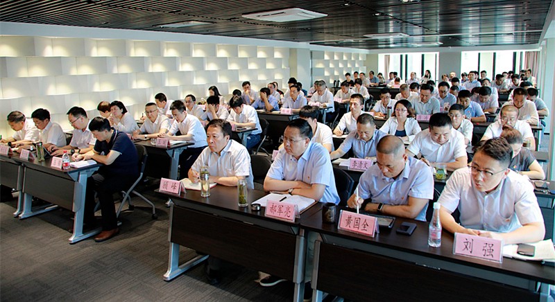 熊良虎在讲主题教育党课时指出：不忘初心铸党魂、切记使命勇继续，，，，，，永做新时代高质量生长的斗争者