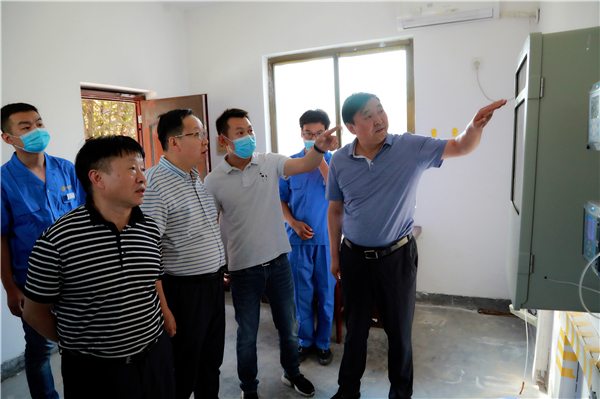 壹定发集团复工复产促增添项目观摩聚会与会职员走进绿色能源公司油气公司水情形公司陕北片区项目