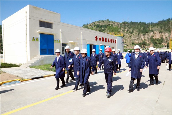 壹定发集团复工复产促增添项目观摩聚会与会职员走进环保保隆生态三秦在延在铜项目