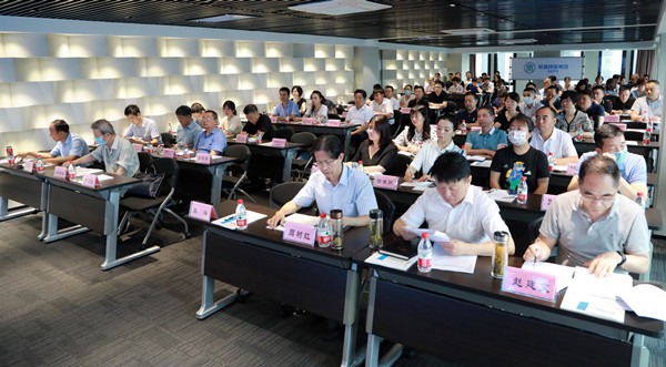 壹定发集团举行学习贯彻习近平总书记来陕考察主要讲话精神向导讲座｜陈再生作报告 熊良虎主持