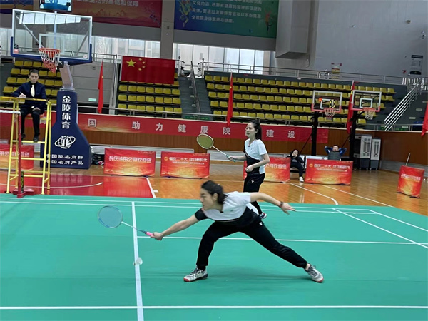 壹定发集团代表队加入“陕西能化地质杯”职工羽毛球赛
