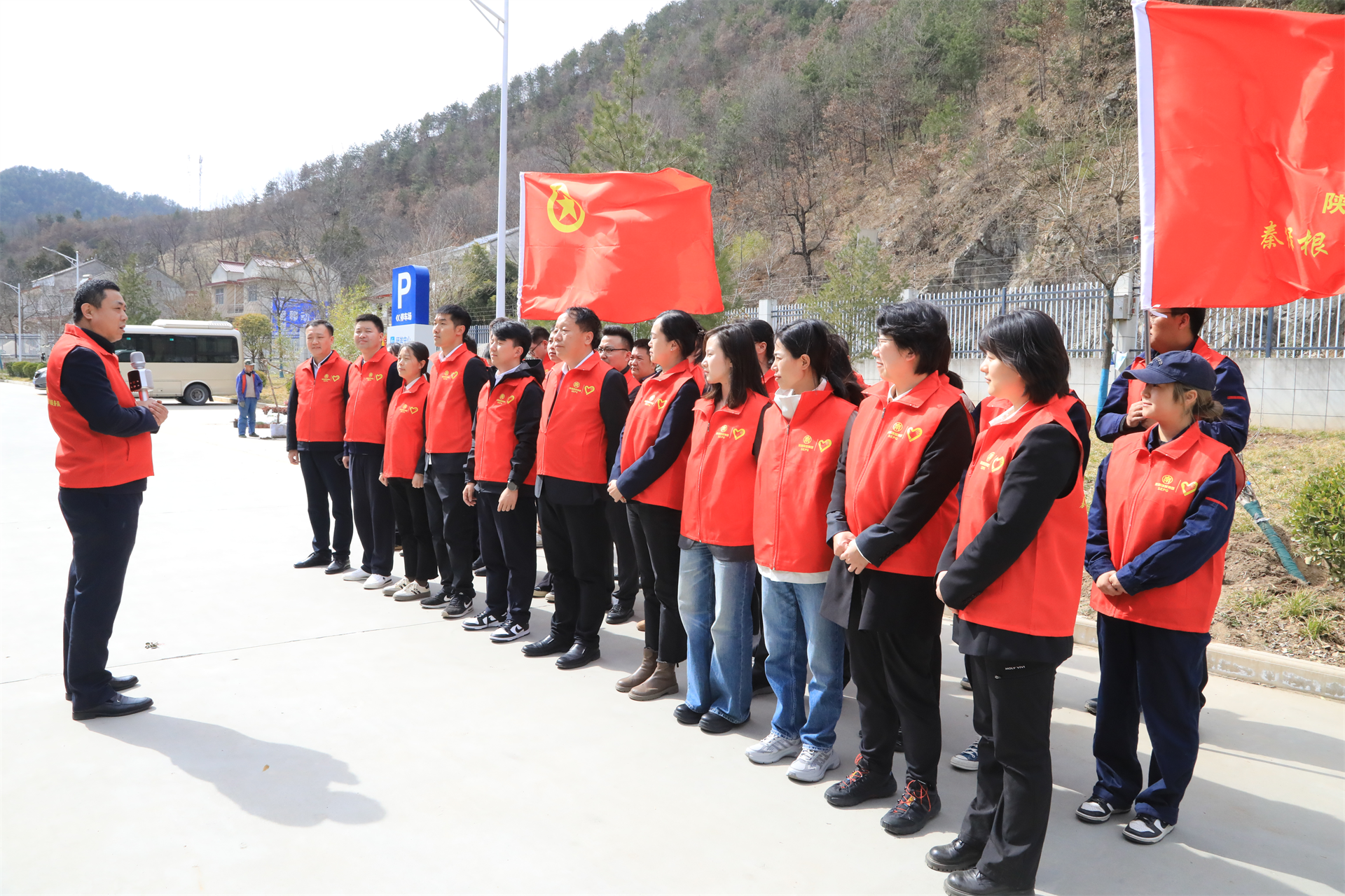 根系青春·植此青绿｜壹定发集团团委开展义务植树自愿活动