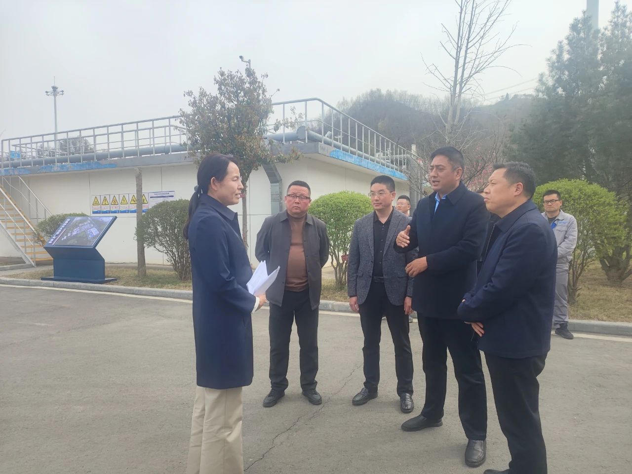 商南县委副书记、县长刘华到水情形公司商南县污水处置惩罚厂调研